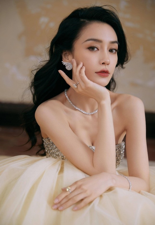10 mỹ nhân đẹp nhất Cbiz: Cỡ Lưu Diệc Phi chỉ xếp hạng 5, hạng 1 là cái tên không ai ngờ tới!- Ảnh 5. 10 mỹ nhân đẹp nhất Cbiz: Cỡ Lưu Diệc Phi chỉ xếp hạng 5, hạng 1 là cái tên không ai ngờ tới!- Ảnh 5.
