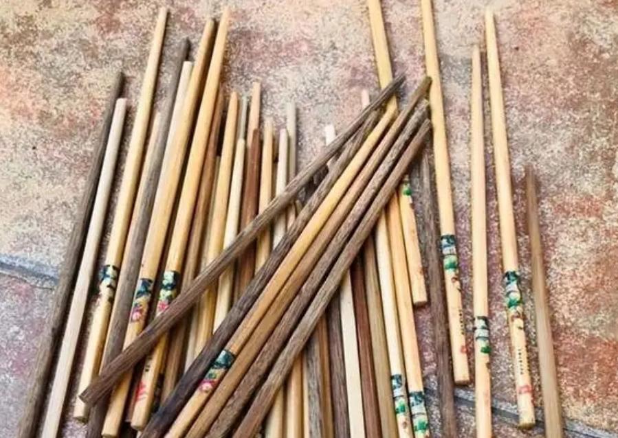 Dùng đũa ăn đúng cách giảm 50% nguy cơ ung thư dạ dày: Đây là 2 loại đũa nên dùng, lịch thay đũa cần tuân thủ- Ảnh 1. Dùng đũa ăn đúng cách giảm 50% nguy cơ ung thư dạ dày: Đây là 2 loại đũa nên dùng, lịch thay đũa cần tuân thủ- Ảnh 1.