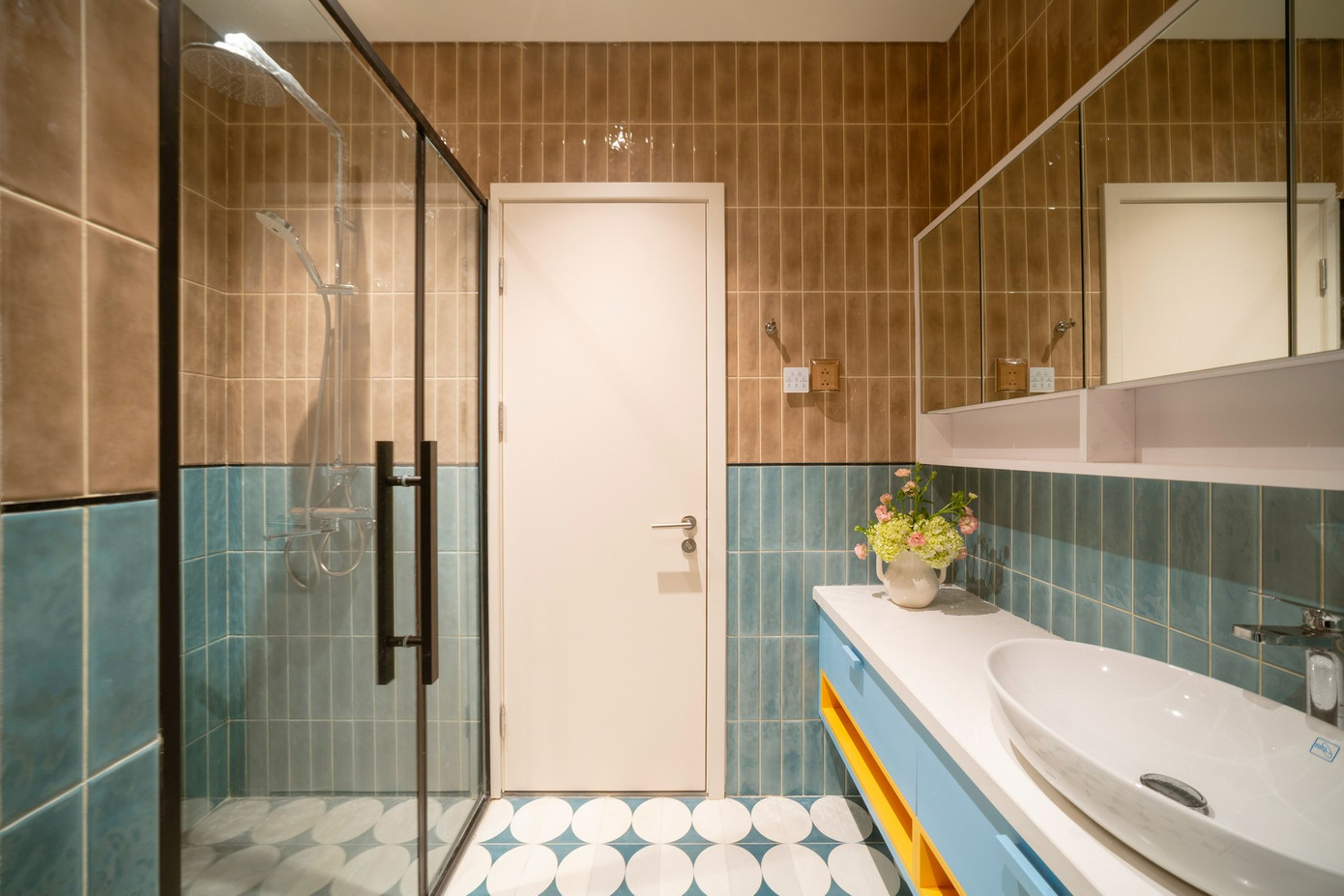 Thiết kế căn hộ 144m2 với gam màu tươi sáng khởi tạo năng lượng tích cực cho gia chủ- Ảnh 12. Thiết kế căn hộ 144m2 với gam màu tươi sáng khởi tạo năng lượng tích cực cho gia chủ- Ảnh 12.