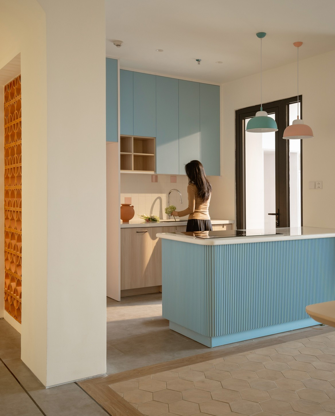 Thiết kế căn hộ 144m2 với gam màu tươi sáng khởi tạo năng lượng tích cực cho gia chủ- Ảnh 6. Thiết kế căn hộ 144m2 với gam màu tươi sáng khởi tạo năng lượng tích cực cho gia chủ- Ảnh 6.