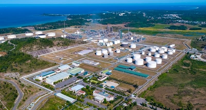 Lọc hoá dầu Bình Sơn (BSR) chuẩn bị phát hành 1,9 tỷ cổ phiếu nâng vốn điều lệ lên hơn 50.000 tỷ đồng, hé lộ tỷ lệ thoái vốn của PVN- Ảnh 1.