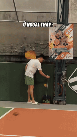 Minh Hằng mê pickleball, chồng đại gia mở 12 sân cho vợ chơi thoả thích, còn lặng lẽ đi sau nhặt bóng gây sốt!- Ảnh 7. Minh Hằng mê pickleball, chồng đại gia mở 12 sân cho vợ chơi thoả thích, còn lặng lẽ đi sau nhặt bóng gây sốt!- Ảnh 7.