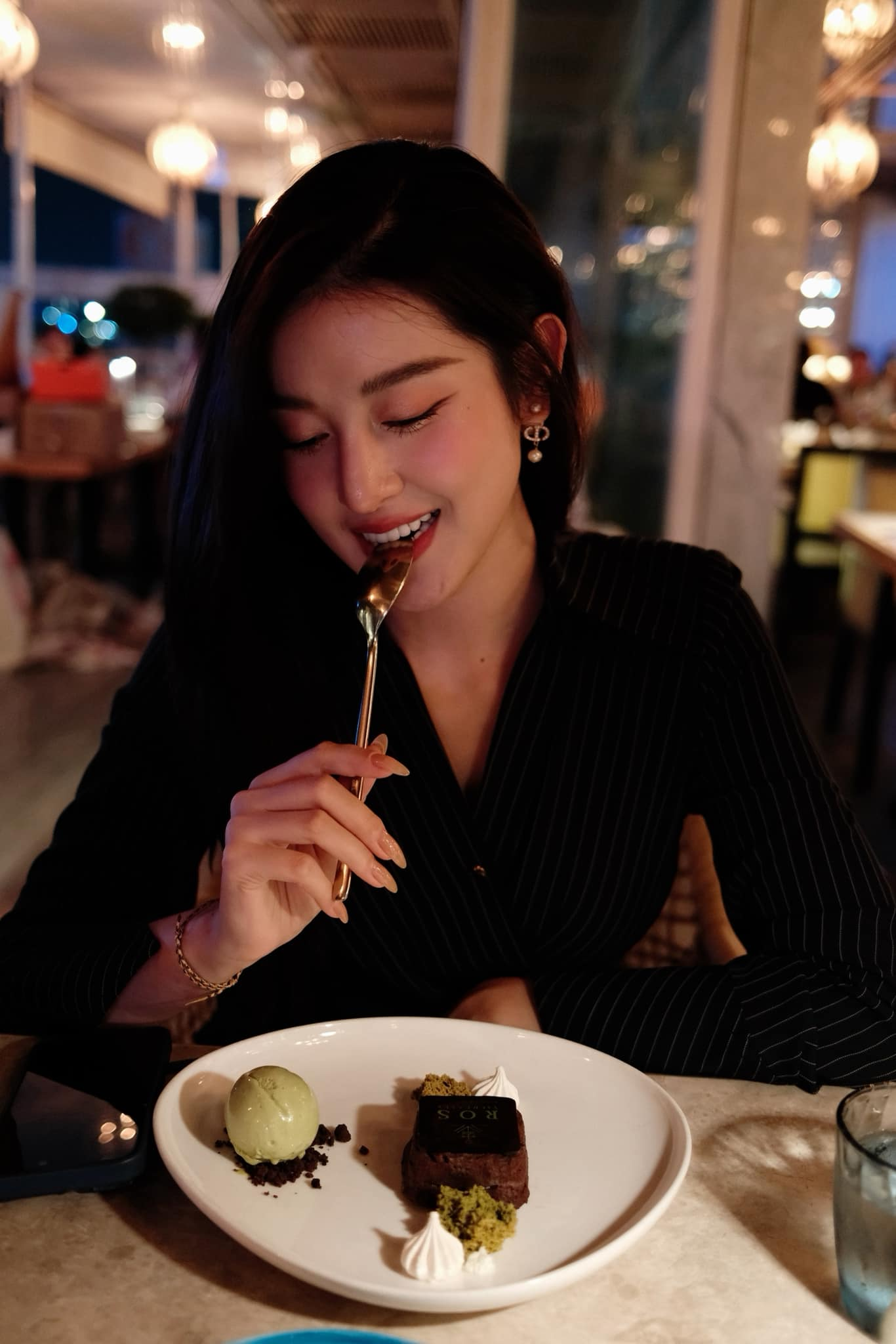 Mỹ nhân được gọi là "quốc bảo nhan sắc Việt" 30 tuổi chưa lấy chồng, từng tuyên bố 1 điều gây sốc- Ảnh 3. Mỹ nhân được gọi là "quốc bảo nhan sắc Việt" 30 tuổi chưa lấy chồng, từng tuyên bố 1 điều gây sốc- Ảnh 3.