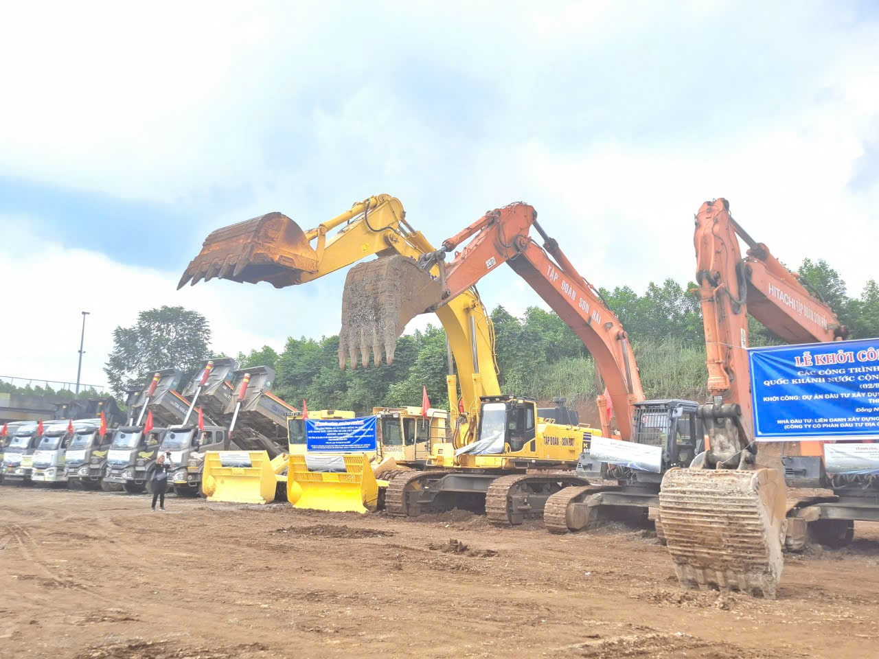 Cao tốc 8.500 tỷ khởi công gần 1 tháng, nhưng chưa có... mặt bằng thi công- Ảnh 1. Cao tốc 8.500 tỷ khởi công gần 1 tháng, nhưng chưa có... mặt bằng thi công- Ảnh 1.