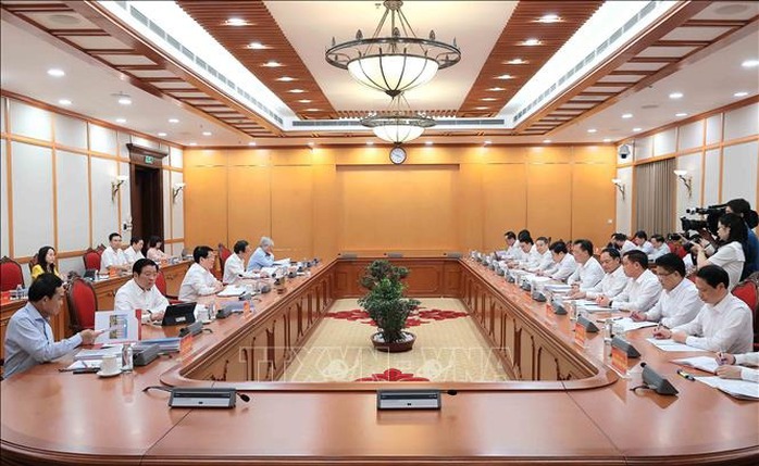 Bộ Chính trị cho ý kiến về chuẩn bị Đại hội Đảng bộ tỉnh Cà Mau và Hưng Yên- Ảnh 2. Bộ Chính trị cho ý kiến về chuẩn bị Đại hội Đảng bộ tỉnh Cà Mau và Hưng Yên- Ảnh 2.