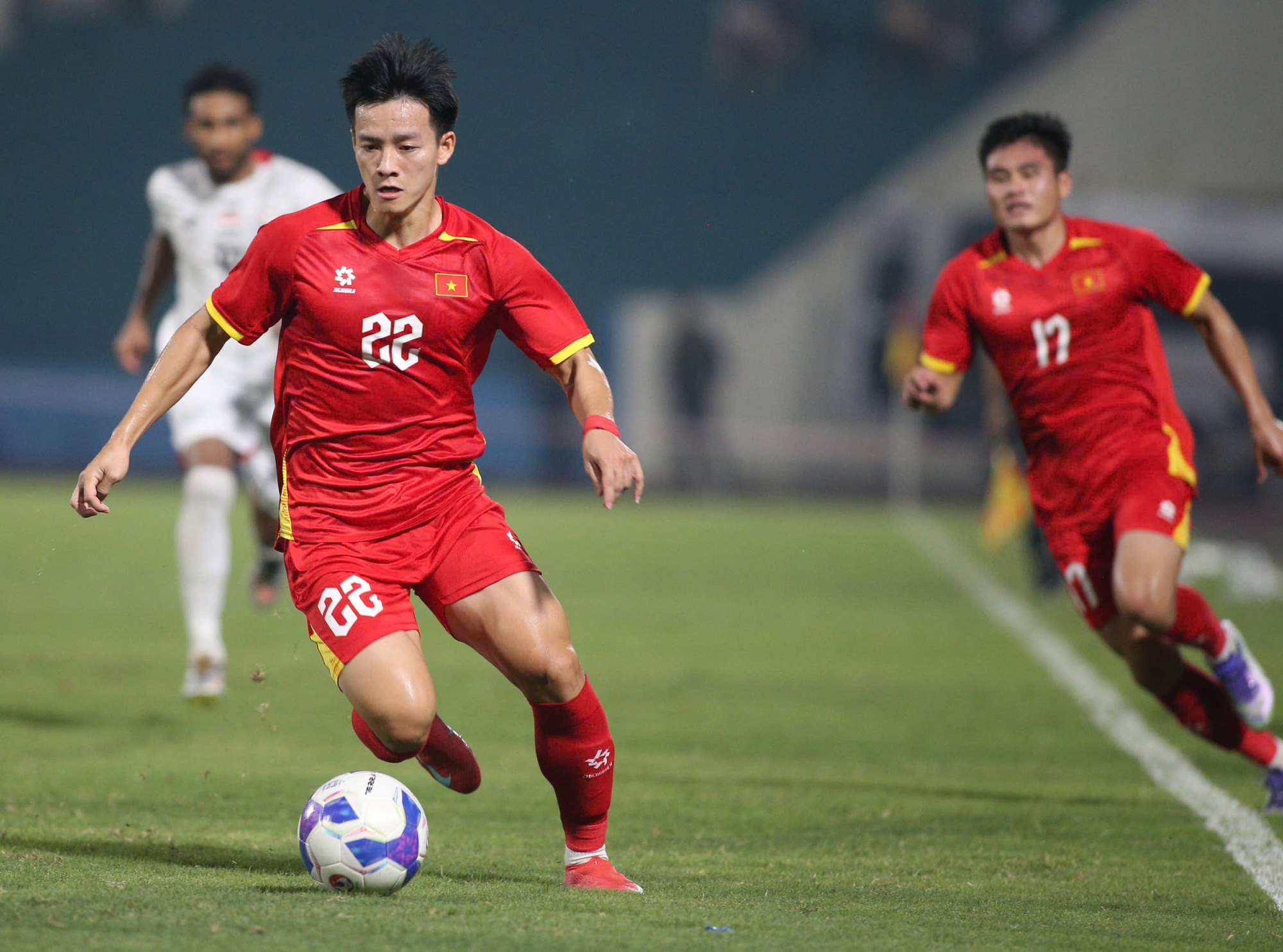 U23 Việt Nam đánh bại cường địch Tây Á, xuất sắc giành vé dự giải châu Á với ngôi nhất bảng- Ảnh 2. U23 Việt Nam đánh bại cường địch Tây Á, xuất sắc giành vé dự giải châu Á với ngôi nhất bảng- Ảnh 2.