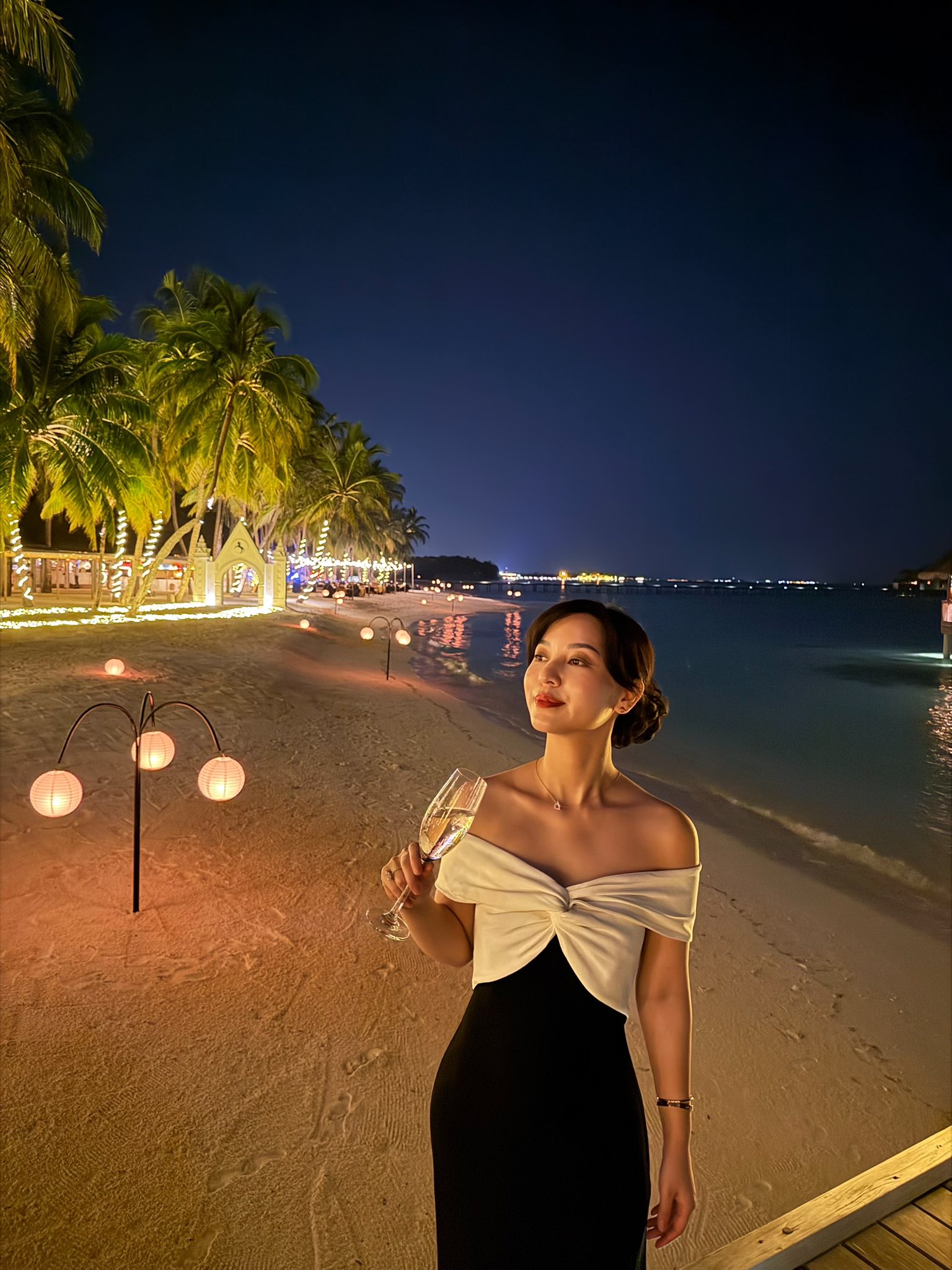 Đón năm mới kiểu phú bà triệu đô: Đi Maldives tận hưởng bình yên bên gia đình vì sợ nhất 1 điều ở con trai- Ảnh 4.