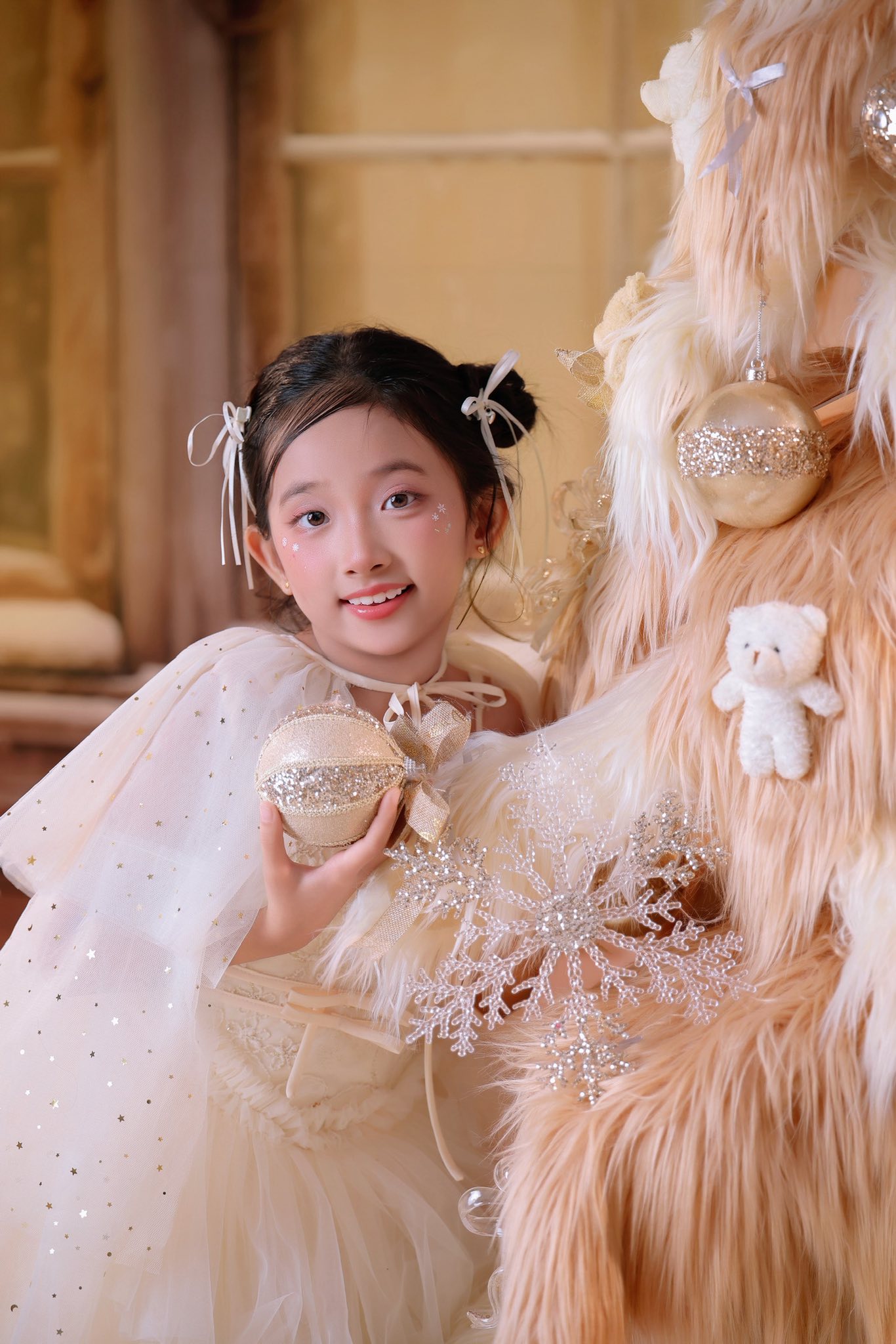 Nhà Khánh Thi - Phan Hiển toàn cực phẩm: Bộ ảnh đầu năm xịn xò, visual 3 "cậu ấm câu chiêu" hot hơn bố mẹ! - Ảnh 10.