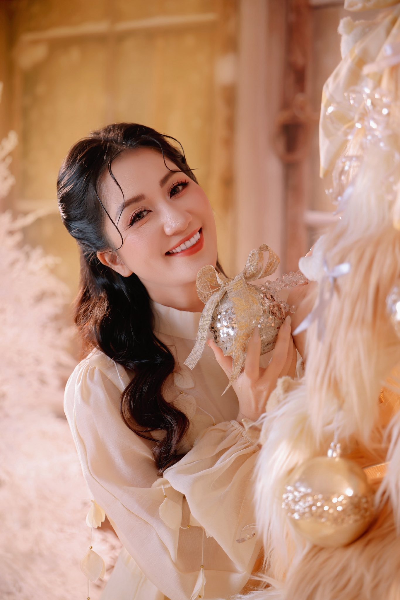 Nhà Khánh Thi - Phan Hiển toàn cực phẩm: Bộ ảnh đầu năm xịn xò, visual 3 "cậu ấm câu chiêu" hot hơn bố mẹ! - Ảnh 9.