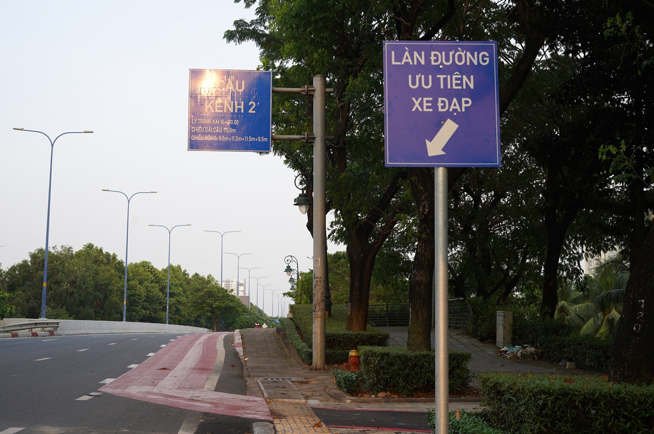 Cận cảnh làn đường 6km đẹp như Châu Âu ở TP.HCM, xe máy đi vào sẽ bị phạt!- Ảnh 10.