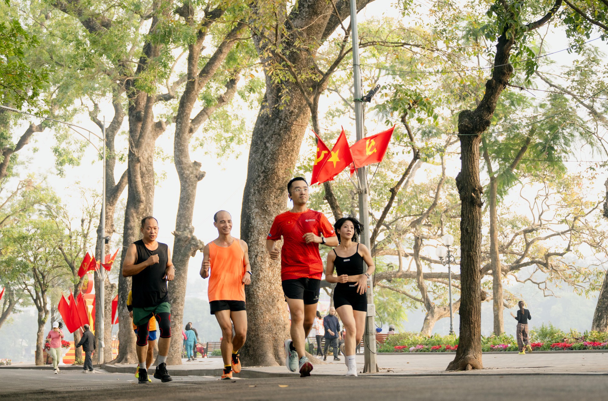 Ảnh, clip: Hà Nội thật lạ trong sáng đầu năm 2026- Ảnh 4.