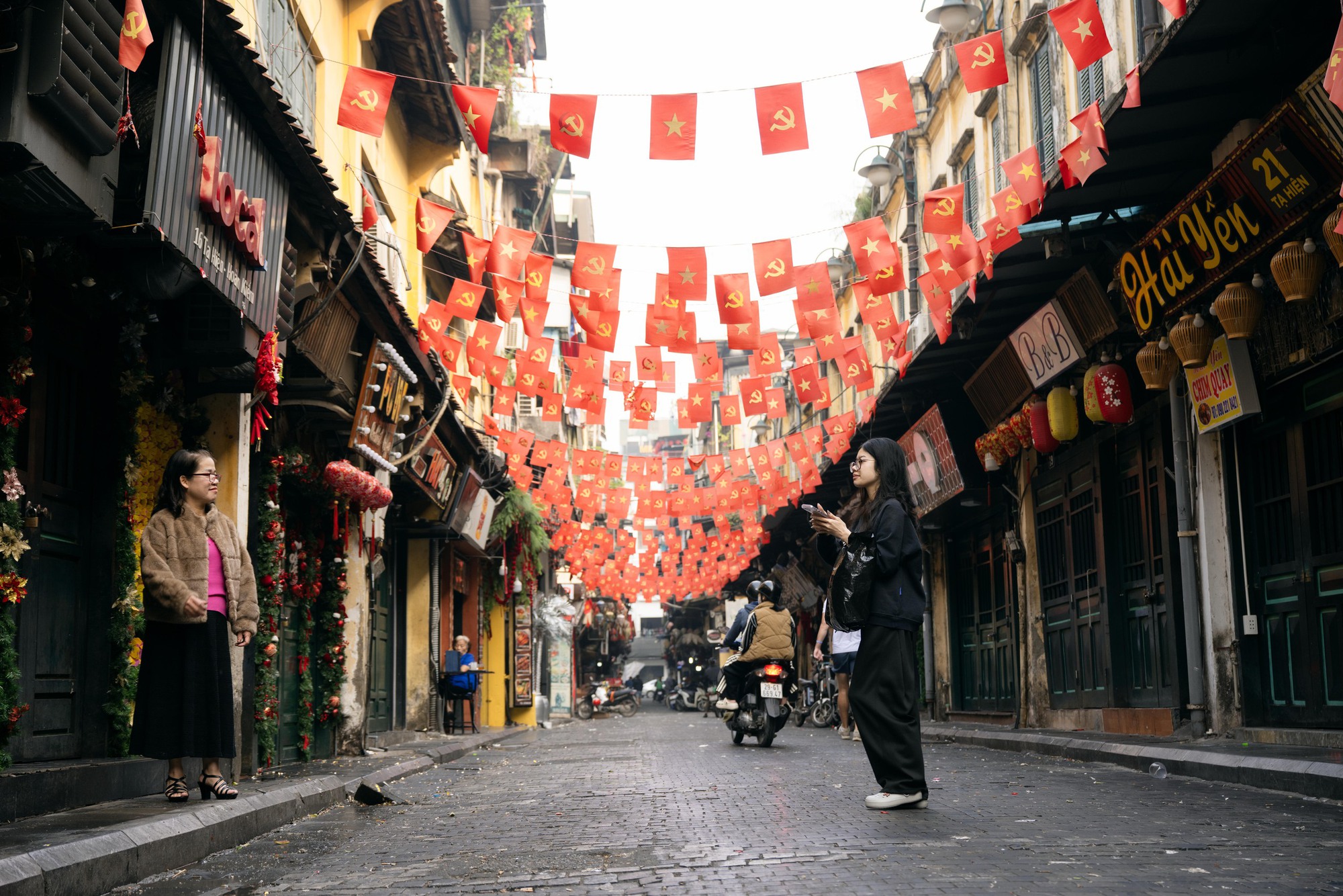 Ảnh, clip: Hà Nội thật lạ trong sáng đầu năm 2026- Ảnh 12.