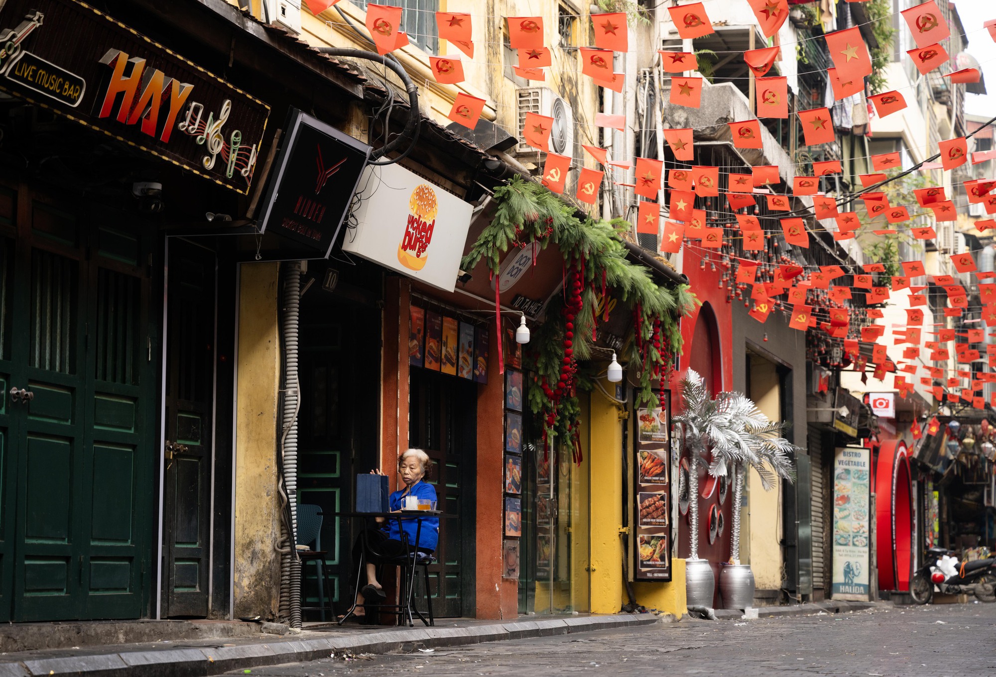 Ảnh, clip: Hà Nội thật lạ trong sáng đầu năm 2026- Ảnh 13.