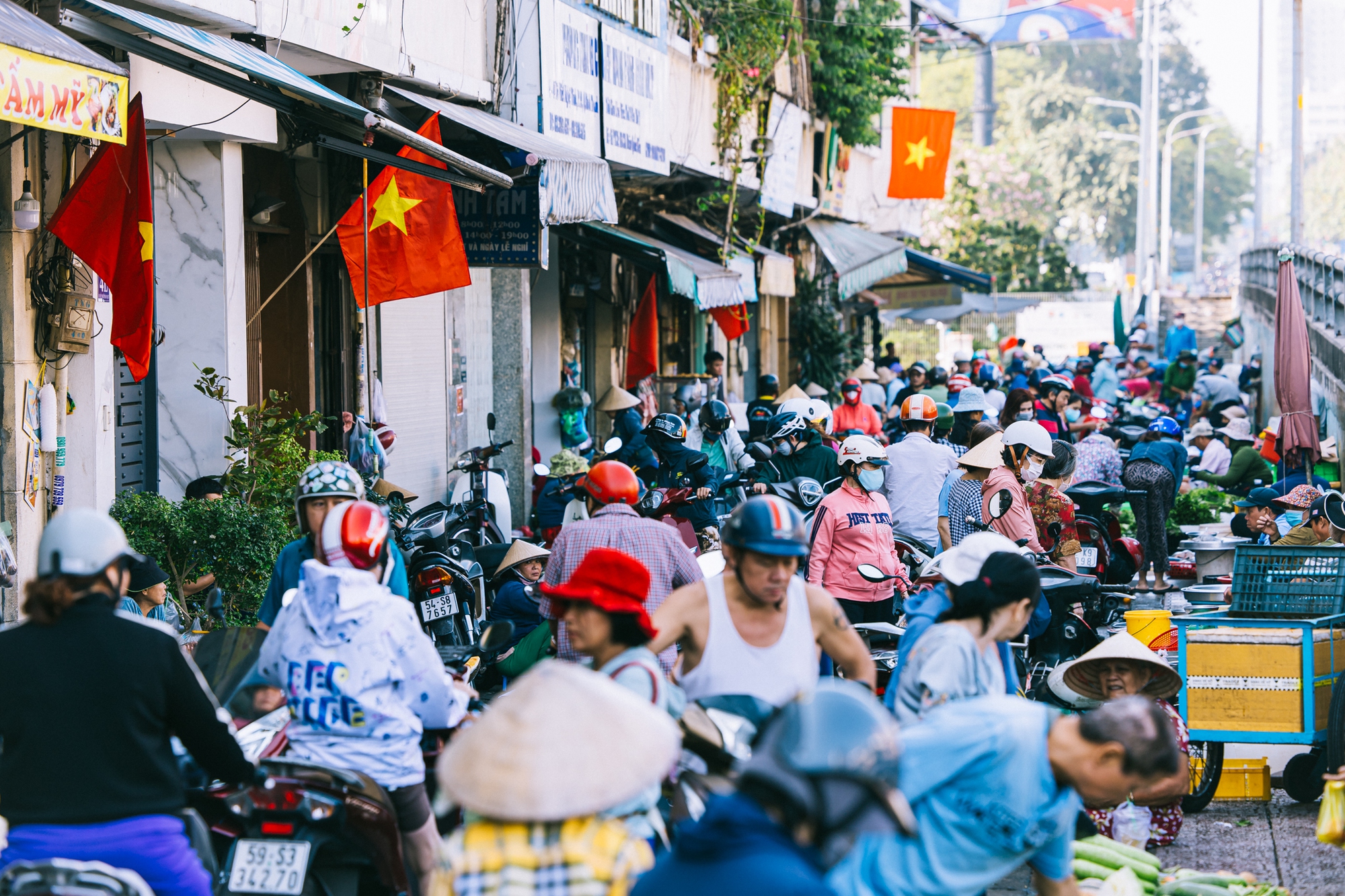 Ảnh, clip: Hà Nội và TP.HCM thật lạ trong sáng đầu năm 2026- Ảnh 31.