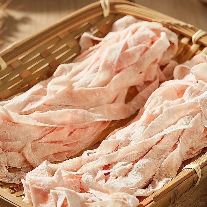 Chuyện lạ về bát mì "thịt bao thịt": Bí mật nằm ở ngàn nhát chày và sự tương đồng bất ngờ với giò lụa Việt- Ảnh 6.