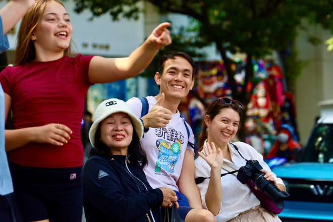 Khánh thành công trình chỉnh trang đường Lê Lợi giữa trung tâm TPHCM - Ảnh 16.