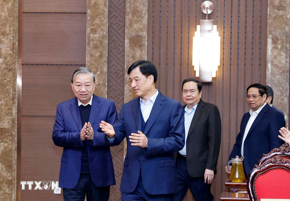 Những hình ảnh Tổng Bí thư Tô Lâm làm việc với Ban Thường vụ Thành ủy Hà Nội về tầm nhìn 100 năm - Ảnh 2.