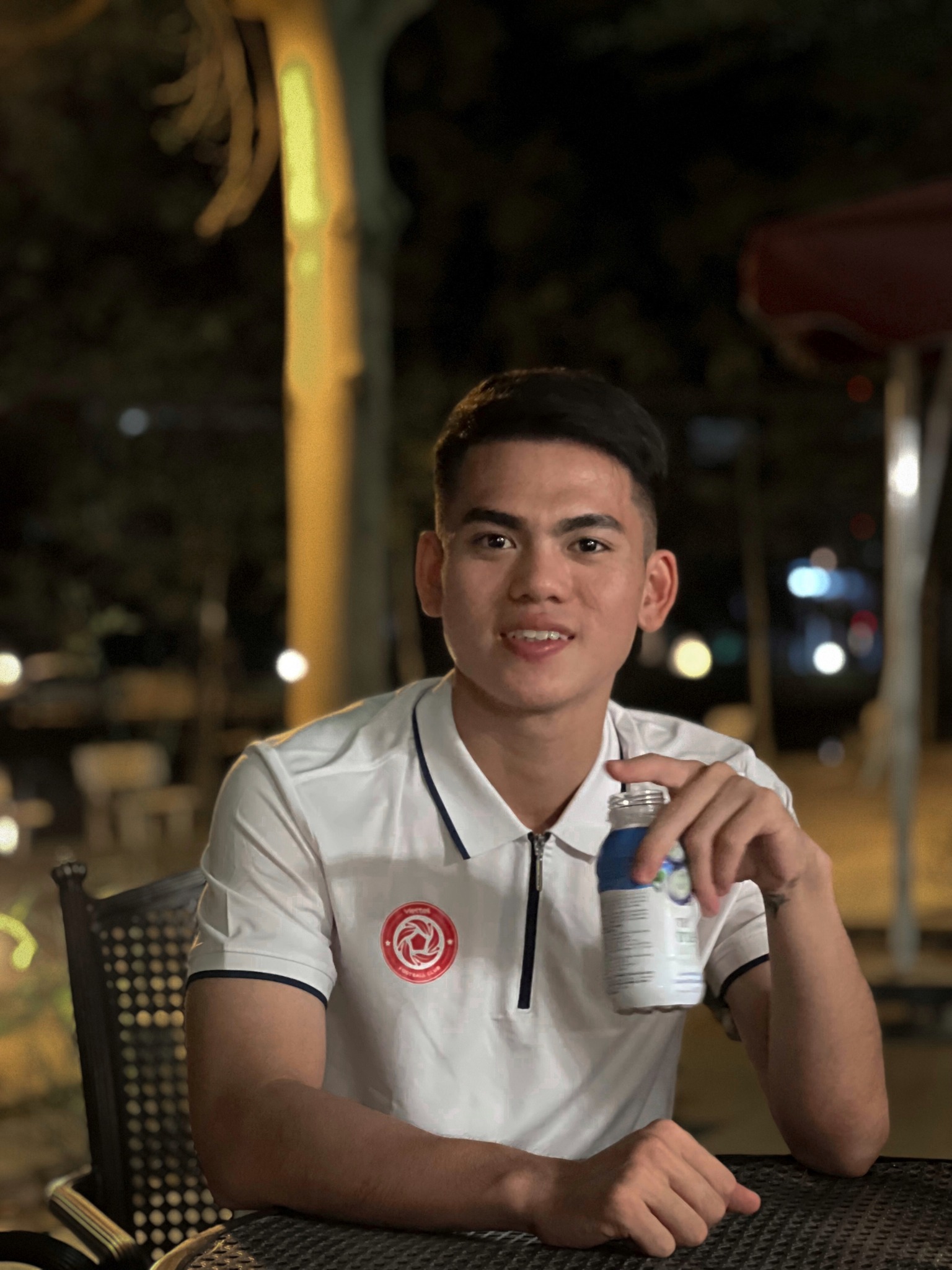 Profile đội trưởng U23 Việt Nam gây sốt U23 châu Á: Vào sân ghi bàn lạnh lùng, ngoài đời là "học sinh giỏi" có tiếng - Ảnh 22.