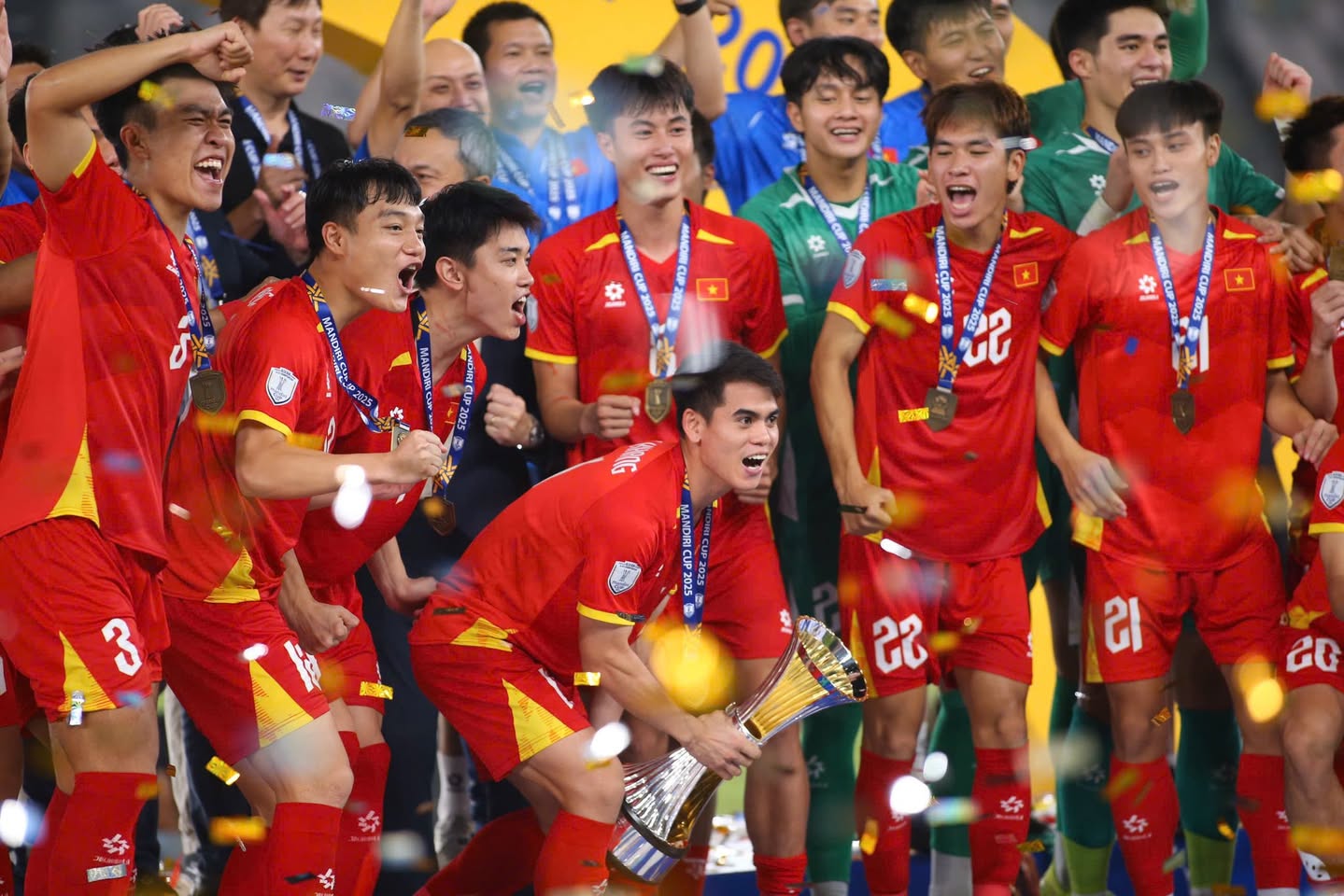 Profile đội trưởng U23 Việt Nam gây sốt U23 châu Á: Vào sân ghi bàn lạnh lùng, ngoài đời là "học sinh giỏi" có tiếng - Ảnh 16.