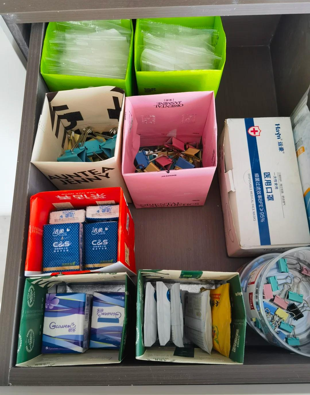 Tôi sững người trước lối sống tối giản của người phụ nữ 57 tuổi: Không phô trương, không nghèo khó - chỉ có một chiến lược tài chính bền bỉ khiến ai cũng nể- Ảnh 3.