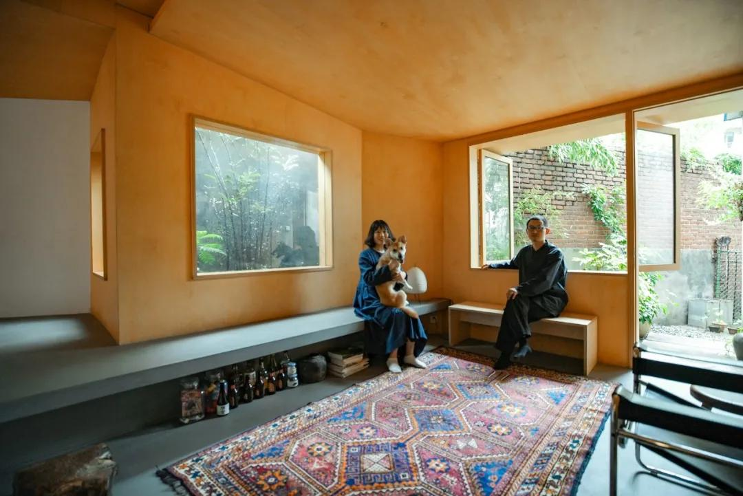 Căn hộ 46m² của đôi vợ chồng mới cưới trong nhà tập thể cũ gây sốt: Vì sao người trẻ đang “quay xe” về nhà cũ trung tâm - nhỏ nhưng đáng tiền hơn?- Ảnh 3.