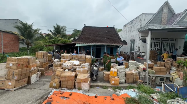 Khám xét khẩn cấp 3 địa điểm, bóc gỡ đường dây tội phạm quy mô lớn của đôi vợ chồng- Ảnh 1. Khám xét khẩn cấp 3 địa điểm, bóc gỡ đường dây tội phạm quy mô lớn của đôi vợ chồng- Ảnh 1.