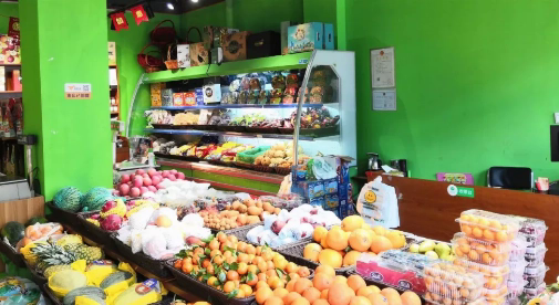 Vỡ nợ, người đàn ông "đứng đường" bán hoa quả kiếm 370 triệu 10 ngày trước Tết- Ảnh 1.