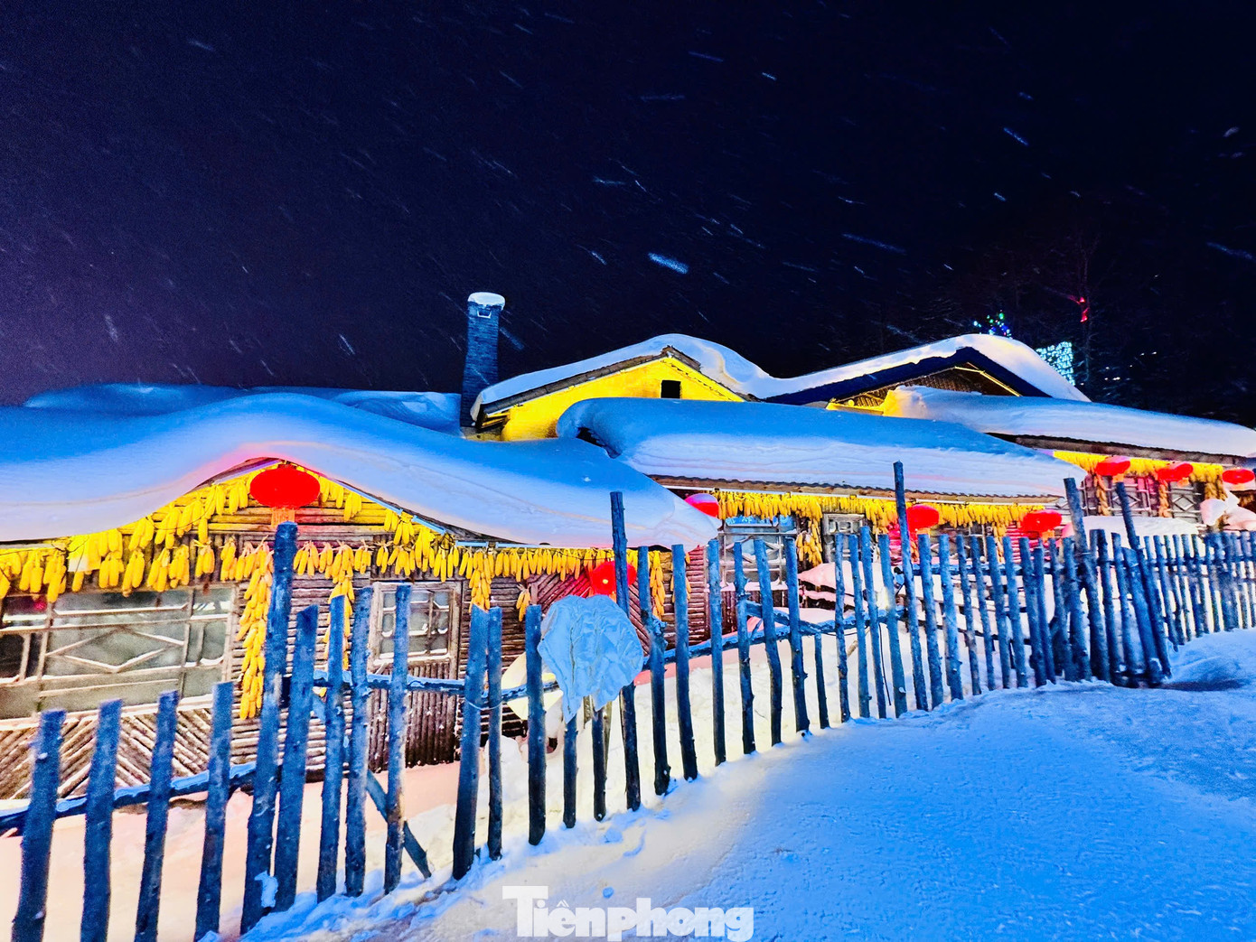 Vỡ òa cảnh siêu thực ngôi làng ở Hắc Long Giang, khách đến chỉ biết trầm trồ- Ảnh 9.