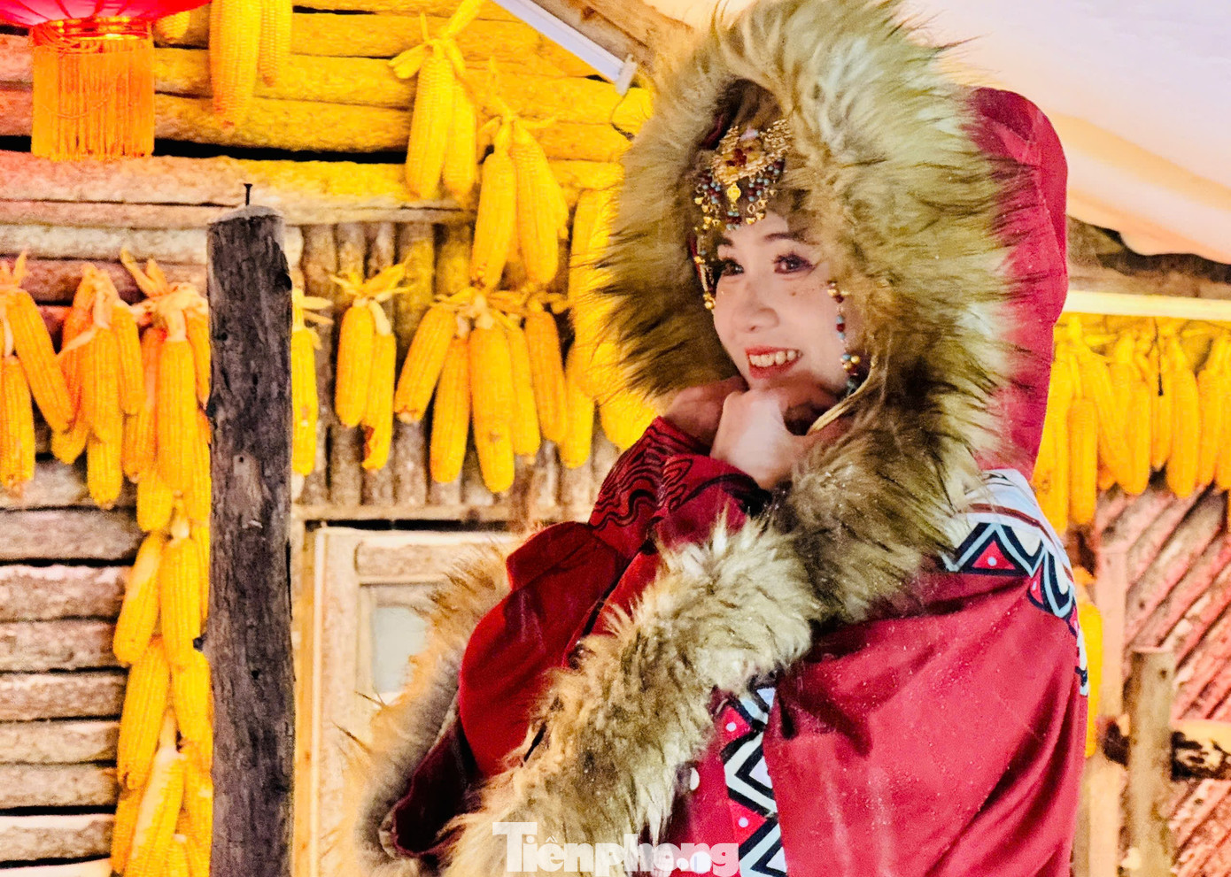 Vỡ òa cảnh siêu thực ngôi làng ở Hắc Long Giang, khách đến chỉ biết trầm trồ- Ảnh 15.