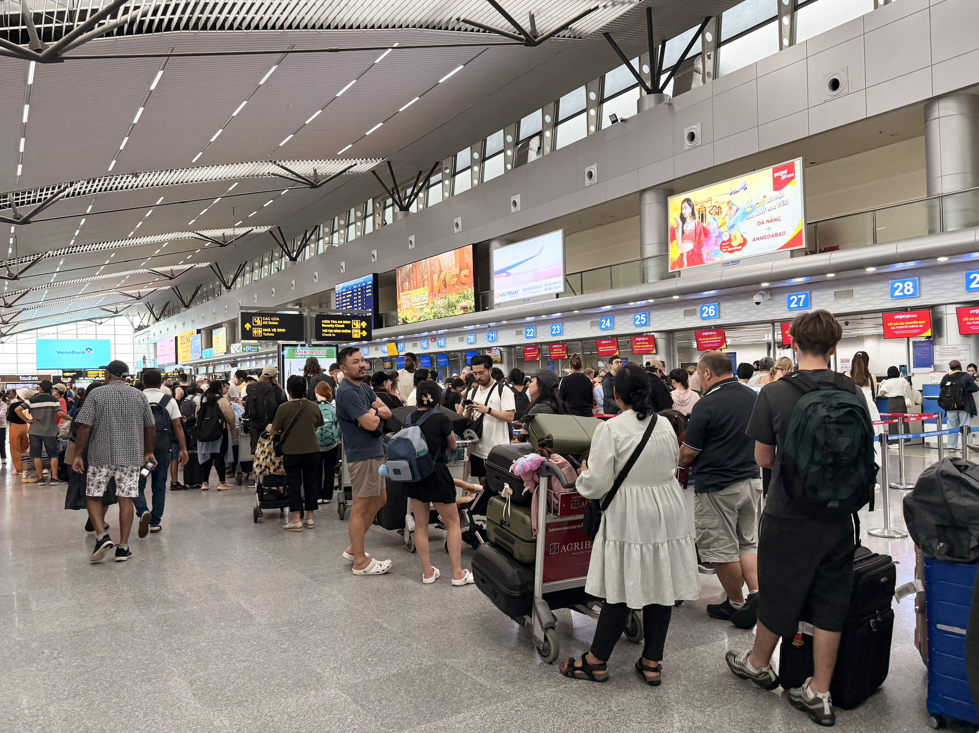 Xin sếp làm online sau Tết để né tiền vé máy bay cao- Ảnh 1. Xin sếp làm online sau Tết để né tiền vé máy bay cao- Ảnh 1.