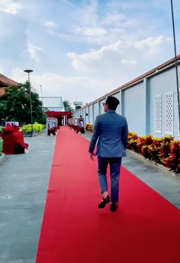 Đám cưới hot Tiền Giang đây rồi: Thiếu gia vựa gạo miền Tây chơi lớn biến sân tennis thành lễ đường- Ảnh 4.