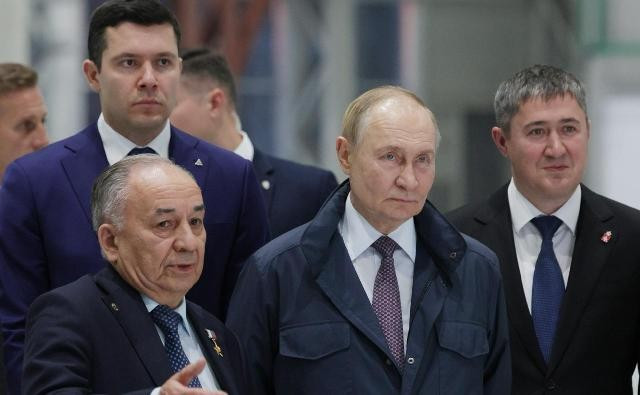 Các kỹ sư Rostec trình bày kết quả nghiên cứu động cơ PD-35 cho Tổng thống Nga- Ảnh 2.