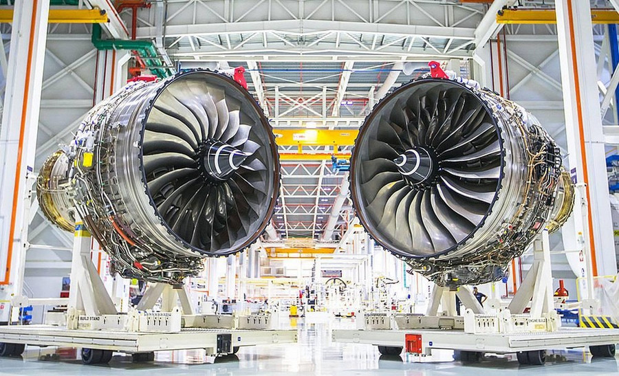 Các kỹ sư Rostec trình bày kết quả nghiên cứu động cơ PD-35 cho Tổng thống Nga- Ảnh 1.