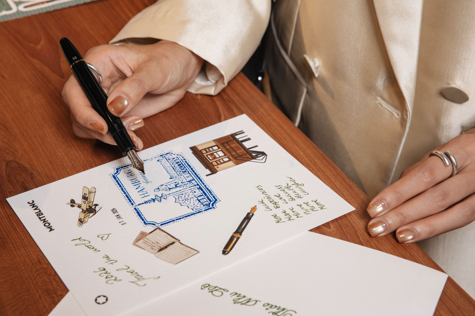 “Chuyến tàu” cực lạ đang là địa điểm hot nhất tại TP.HCM lúc này- Ảnh 3. “Chuyến tàu” cực lạ đang là địa điểm hot nhất tại TP.HCM lúc này- Ảnh 3.