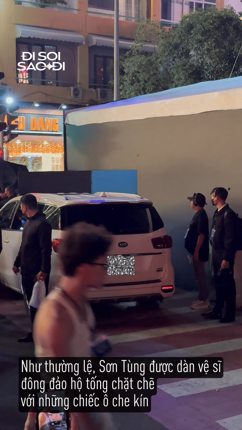 Vệ sĩ căng dù che kín không để lộ Sơn Tùng dù 1 giây, đại gia showbiz nhưng vẫn chung thuỷ với một thứ- Ảnh 6. Vệ sĩ căng dù che kín không để lộ Sơn Tùng dù 1 giây, đại gia showbiz nhưng vẫn chung thuỷ với một thứ- Ảnh 6.