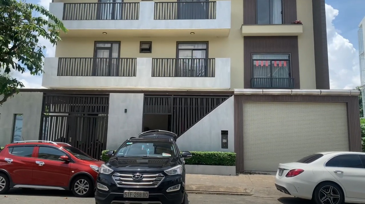 NSƯT Việt 3 đời vợ, có 1000 cây vàng, ở biệt thự 300m²- Ảnh 4.