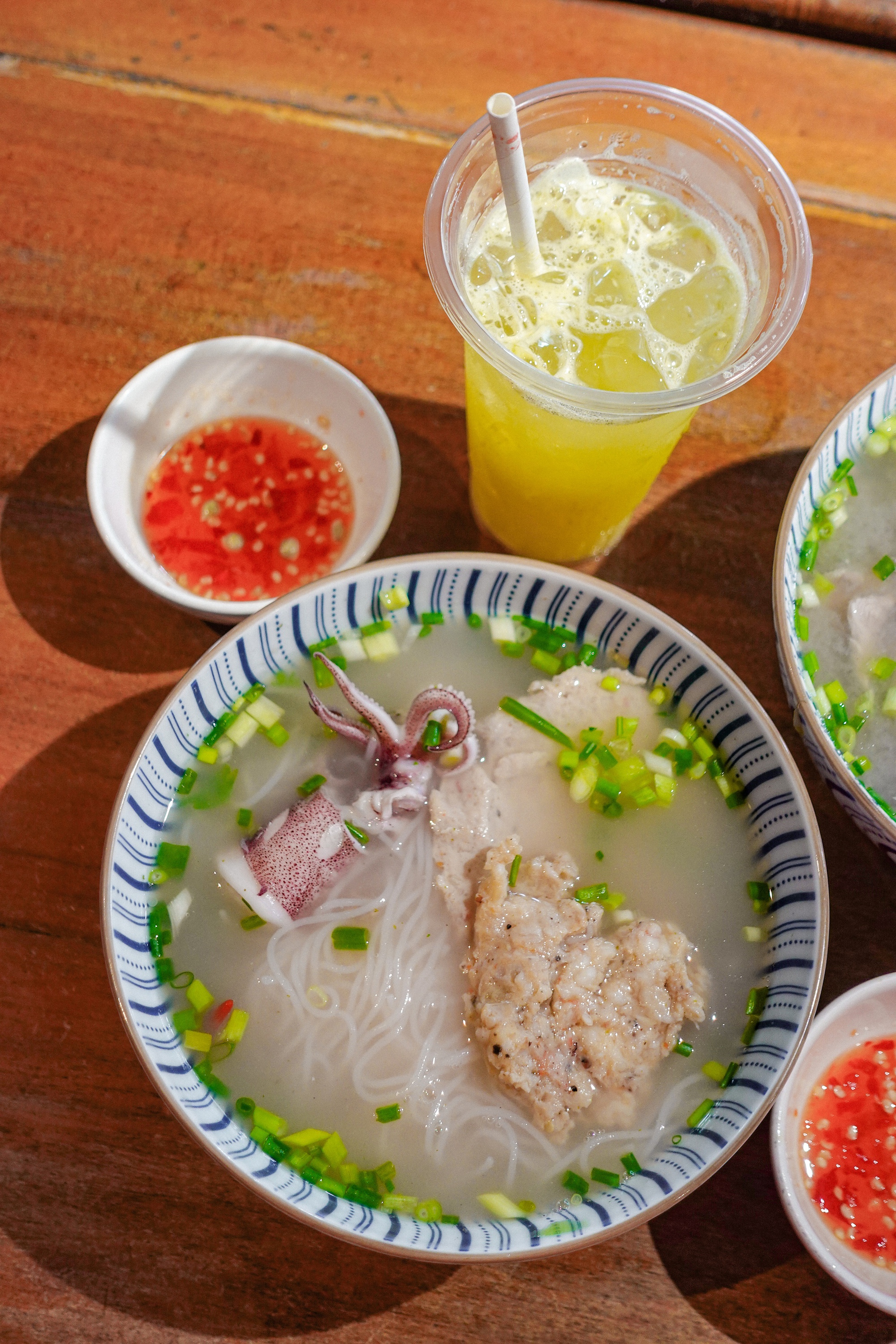 Báo Mỹ ca ngợi Việt Nam là "cường quốc du lịch" đang trỗi dậy mạnh mẽ - Ảnh 2.