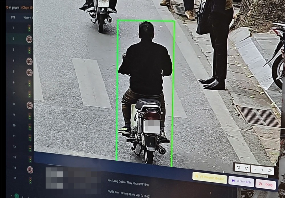 Tài xế bất ngờ khi thấy hình ảnh vi phạm ‘rõ như ban ngày’ trên ứng dụng iHanoi- Ảnh 1.