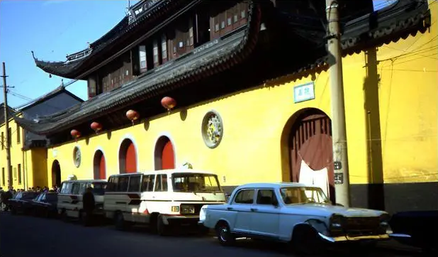 Ảnh cũ Thượng Hải thập niên 1980: Phương tiện này thống trị đường phố, có nơi 40 năm chưa hề khác - Ảnh 6.