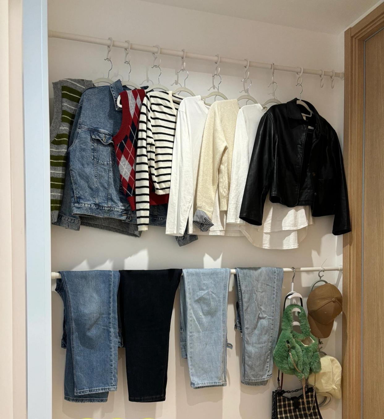 Một thanh treo co giãn, hơn 20 cách dùng: Món đồ rẻ nhất nhưng "lời" nhất tôi từng mua - Ảnh 3.