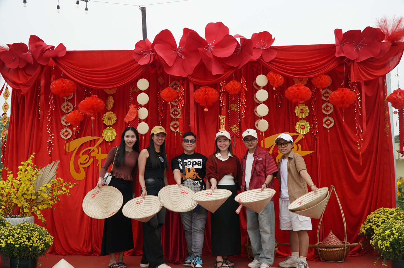 Sốt sình sịch với cánh đồng hoa xuân ở TPHCM- Ảnh 2.