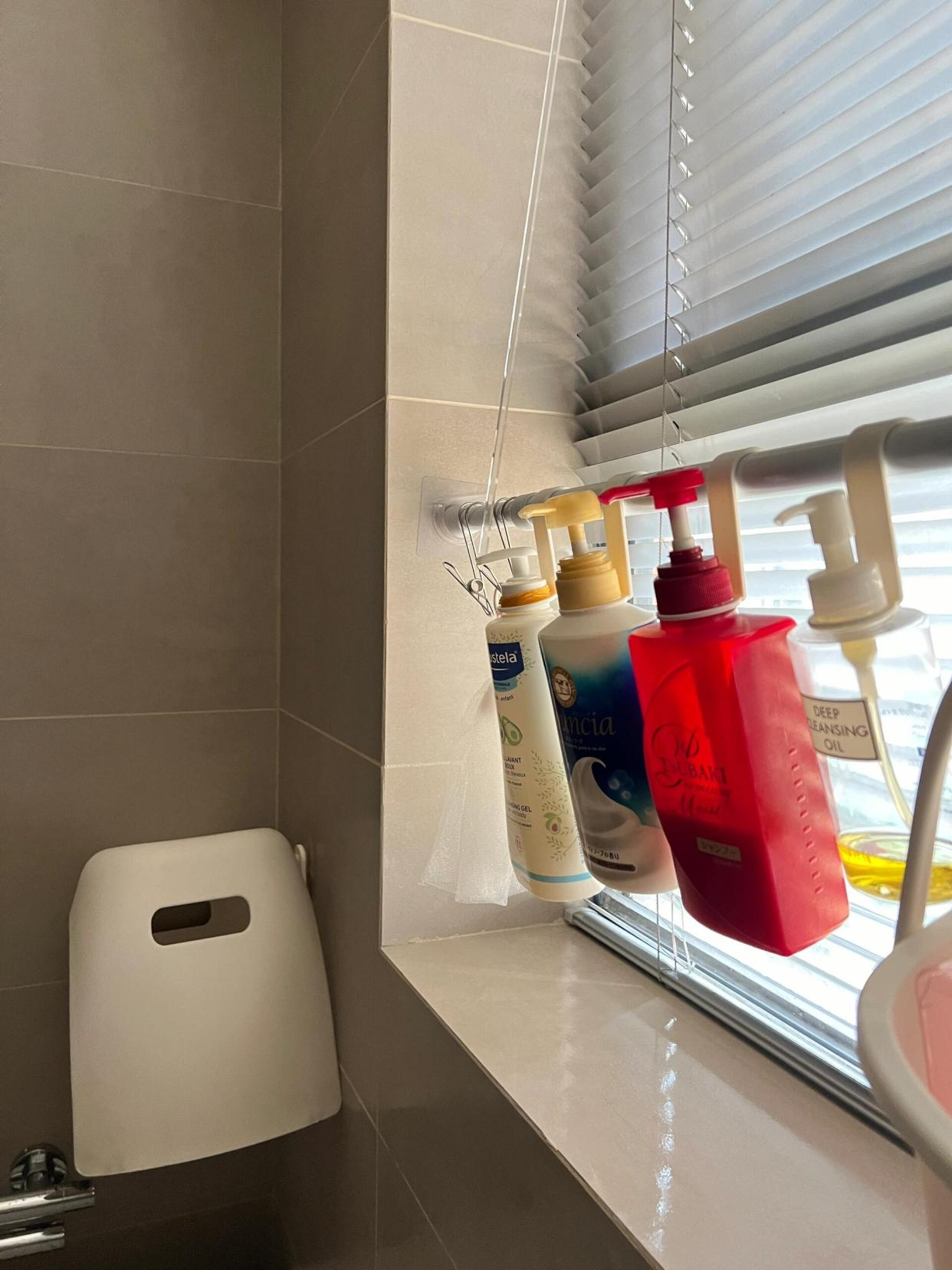 Một thanh treo co giãn, hơn 20 cách dùng: Món đồ rẻ nhất nhưng "lời" nhất tôi từng mua - Ảnh 9.