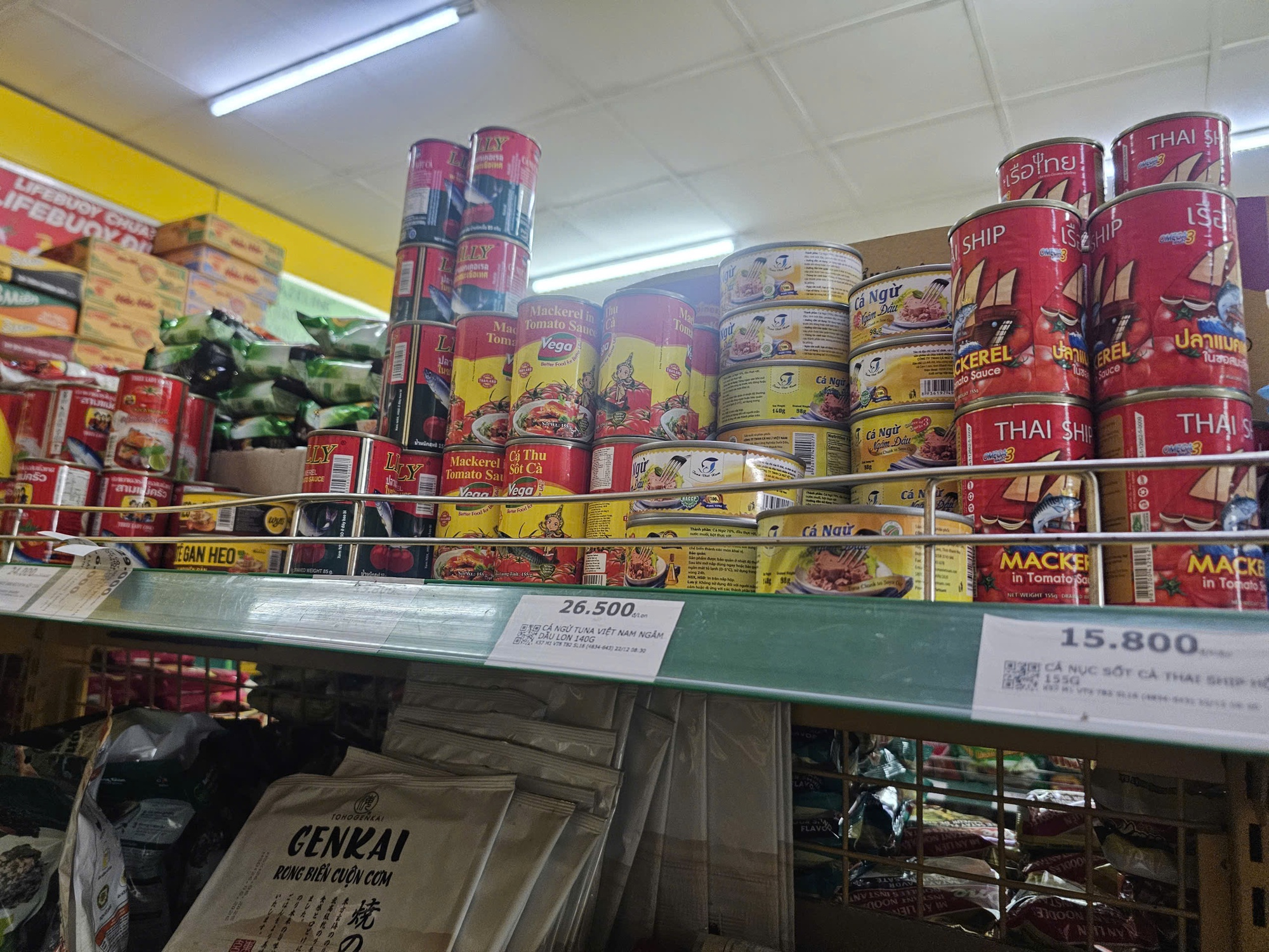 Lúng túng thu hồi đồ hộp Hạ Long - Ảnh 3.