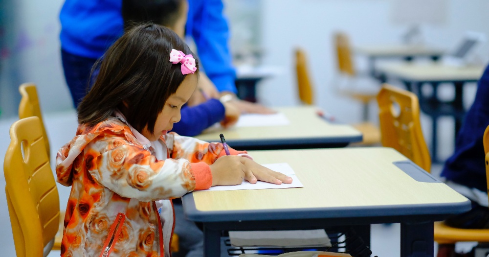 Quan điểm gây bão về giáo viên nước ngòai và hiệu quả giảng dạy tiếng Anh cho trẻ - Ảnh 1.