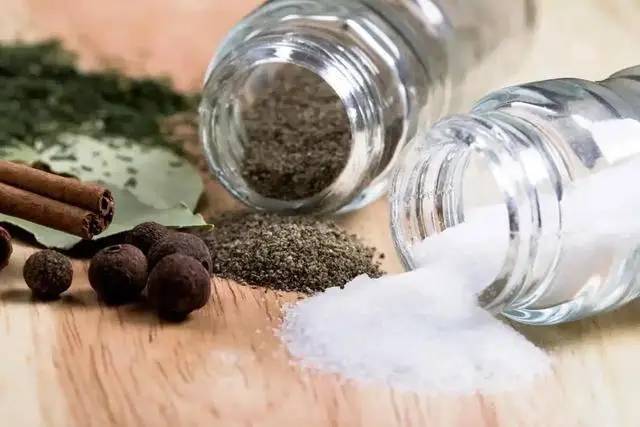 Có nên ăn ít rau hơn khi về già? Các bác sĩ cảnh báo: Người trên 65 tuổi nên tránh 4 thói quen này vì chúng có thể rút ngắn tuổi thọ- Ảnh 3.