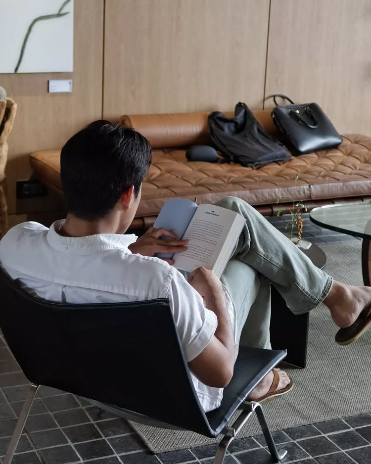 Tuổi 20 sống cho sau này, 30 tuổi sống cho kịp lúc, 40 là lúc thôi nghĩ đời mình phải trông "ra gì" - Ảnh 2. Tuổi 20 sống cho sau này, 30 tuổi sống cho kịp lúc, 40 là lúc thôi nghĩ đời mình phải trông "ra gì" - Ảnh 2.