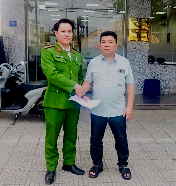 Người Quảng Trị hoàn trả 205 triệu đồng chuyển nhầm qua tài khoản ngân hàng - Ảnh 1. Người Quảng Trị hoàn trả 205 triệu đồng chuyển nhầm qua tài khoản ngân hàng - Ảnh 1.