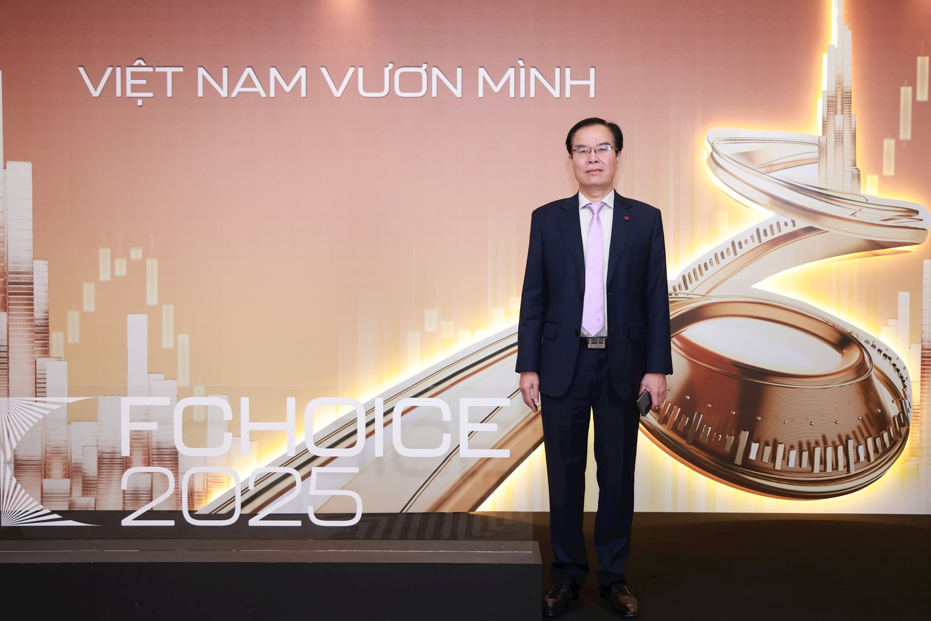 Dàn "khách VIP" tham dự Lễ vinh danh FChoice 2025 và "hiến kế" nắm bắt cơ hội đầu tư trong năm 2026 - Ảnh 6.