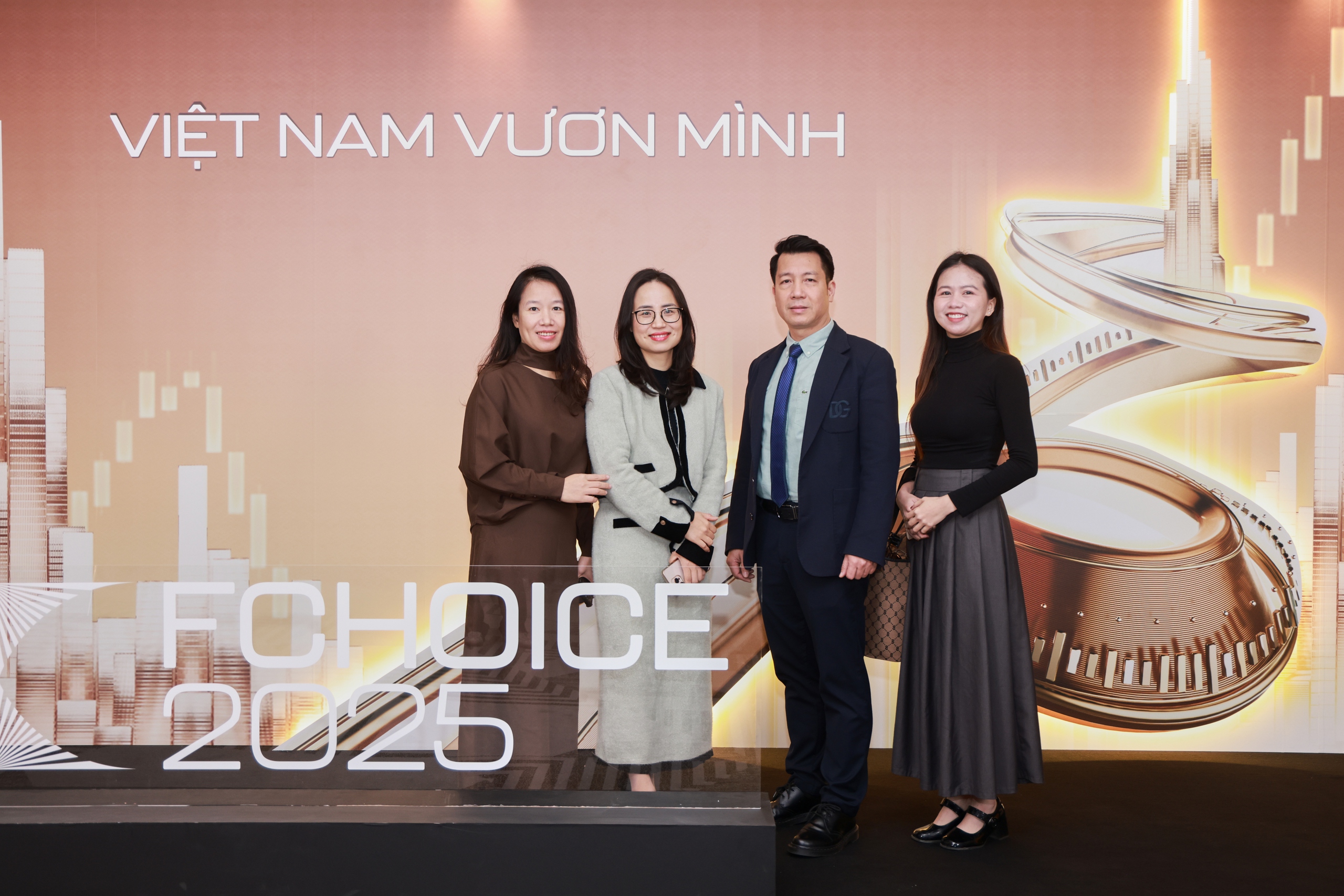 Dàn "khách VIP" tham dự Lễ vinh danh FChoice 2025 và "hiến kế" nắm bắt cơ hội đầu tư trong năm 2026 - Ảnh 10.