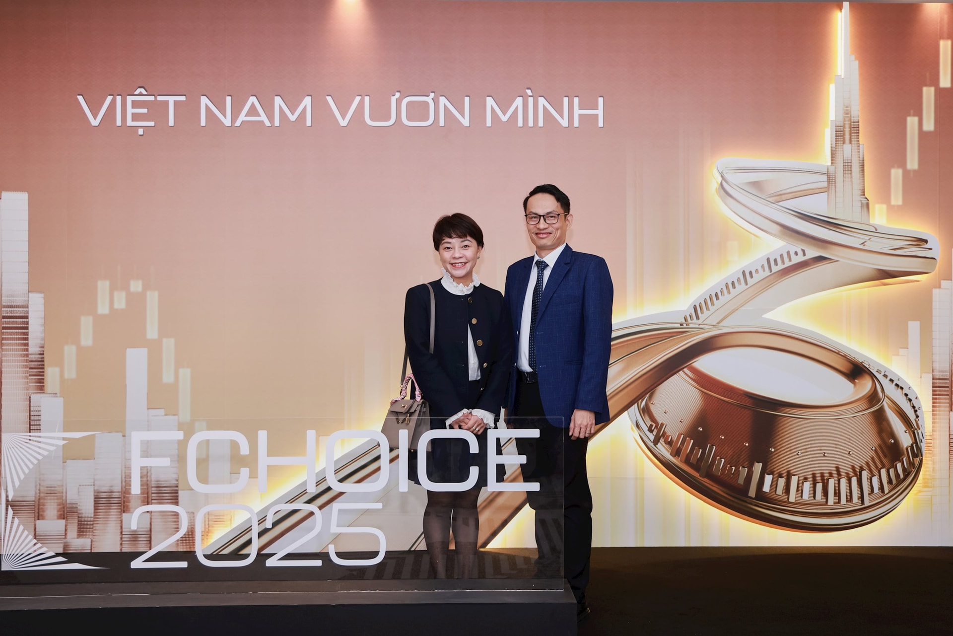 Dàn "khách VIP" tham dự Lễ vinh danh FChoice 2025 và "hiến kế" nắm bắt cơ hội đầu tư trong năm 2026- Ảnh 17.